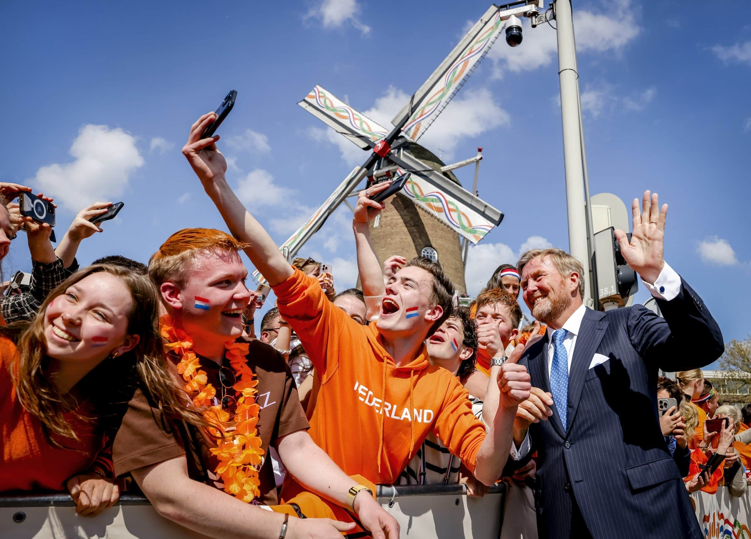 Koningsdag in Dokkum: ontdek de route van het koninklijk gezelschap