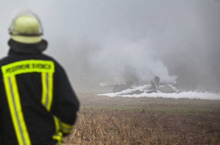 Flugzeug zerbricht über Bamberg! Rettungskräfte eilen zur Unfallstelle!